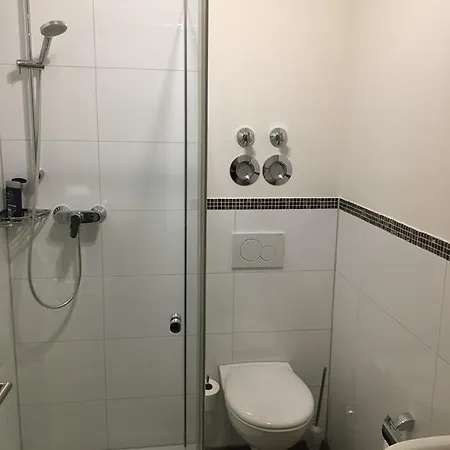Am Lindenhain Apartment *