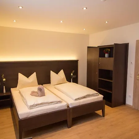 Am Lindenhain Apartment