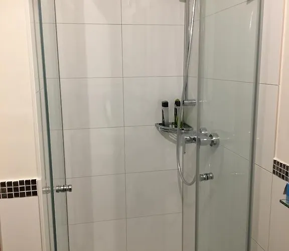 Gaestehaus Am Lindenhain Apartamento *
