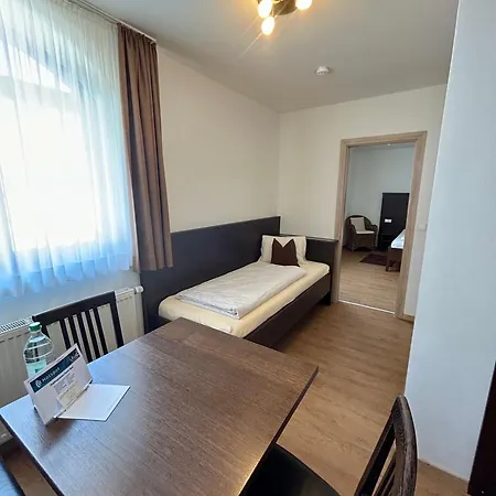 Gaestehaus Am Lindenhain * エルディング